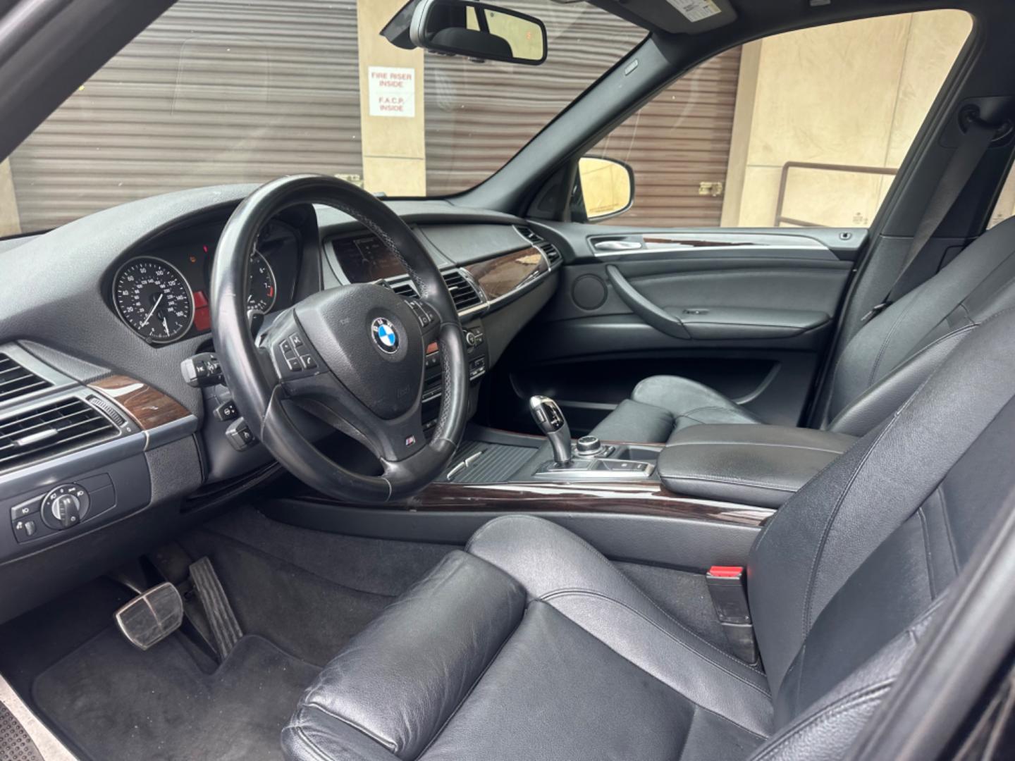 2013 Black /Black BMW X5 Leather (5UXZV4C59DL) with an 6 cylinder engine, Automatic transmission, located at 30 S. Berkeley Avenue, Pasadena, CA, 91107, (626) 248-7567, 34.145447, -118.109398 - Are you on the hunt for your next vehicle but struggling with a less-than-perfect credit history? Look no further! Our dealership proudly serves Pasadena, Altadena, Glendale, and surrounding areas, offering a diverse selection of high-quality used Buy Here Pay Here (BHPH) vehicles tailored to meet y - Photo#12